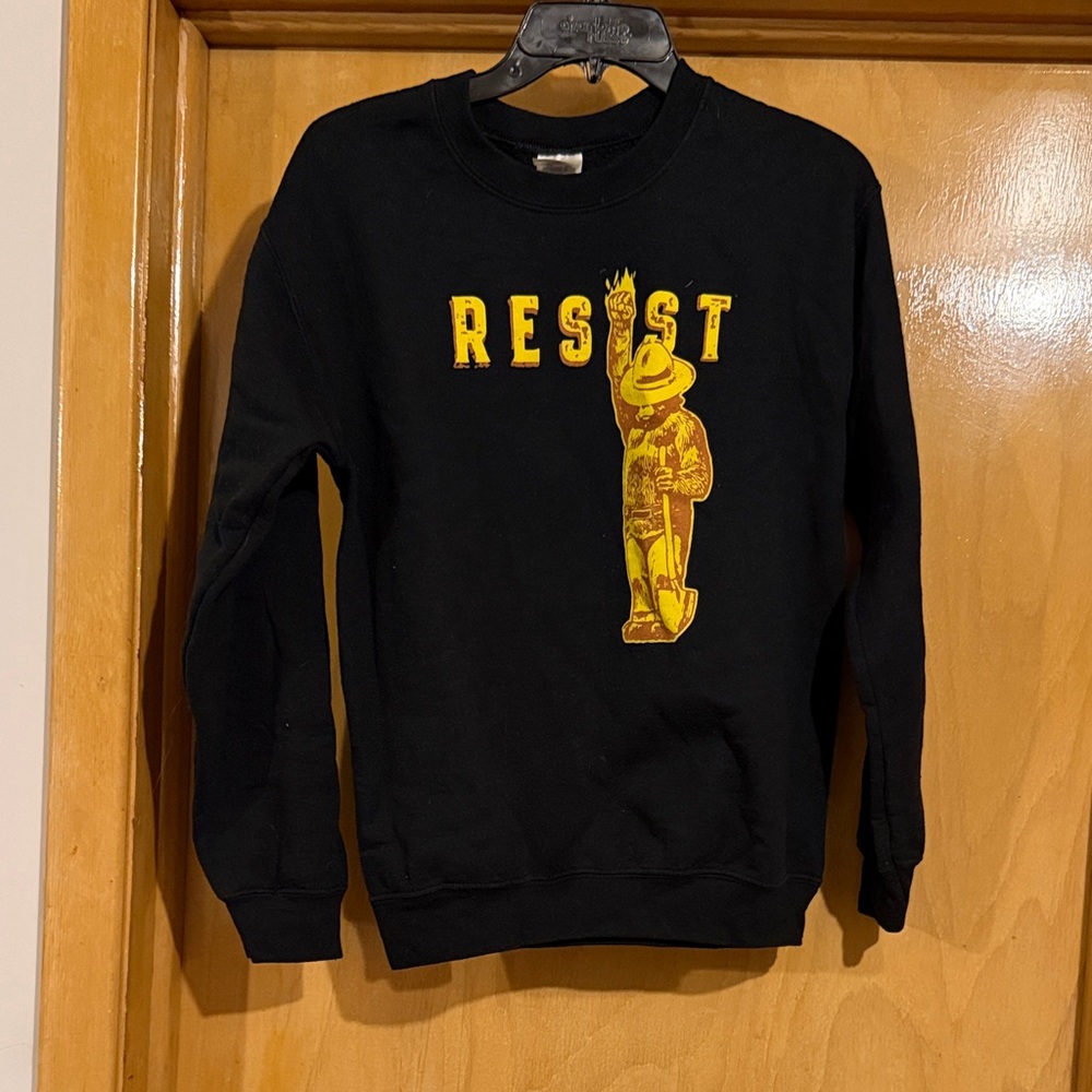 Gildan Black and Gold Resist Crewneck Sweater